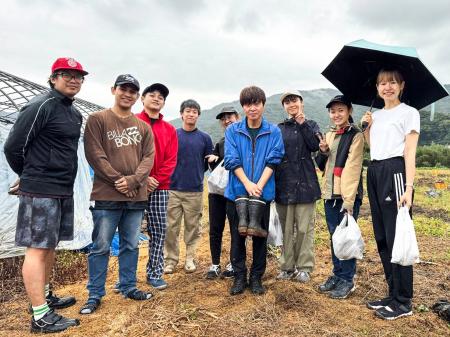 自然共生サイト「横枕農園」で紅はるかを収穫 自然共生サイト「横枕農園」で紅はるかを収穫