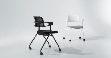 背座チルト機能で多様な姿勢を自然にサポートするネス 背座チルト機能で多様な姿勢を自然にサポートするネス