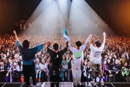 THE ORAL CIGARETTESがSiMと狂宴、盟友集った対バンツ THE ORAL CIGARETTESがSiMと狂宴、盟友集った対バンツ