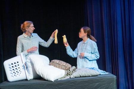 日米の人形劇師が織りなすちぐはぐでやさしいオムニバ 日米の人形劇師が織りなすちぐはぐでやさしいオムニバ