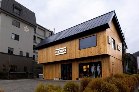 【 OYUKI 】日本・白馬とカナダ・ウィスラーにフラッ 【 OYUKI 】日本・白馬とカナダ・ウィスラーにフラッ