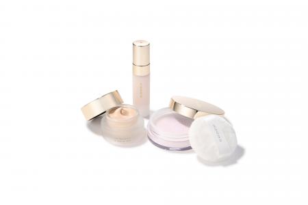 <SUQQU>2025年ホリデーシーズン限定のキットが4種登 <SUQQU>2025年ホリデーシーズン限定のキットが4種登