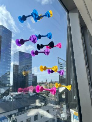 どこでも遊べる新感覚シリコンダーツ!ヨーロッパ発【 どこでも遊べる新感覚シリコンダーツ!ヨーロッパ発【