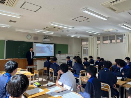 高校生向けに投資を学ぶ出前授業を実施 - ベルインベ 高校生向けに投資を学ぶ出前授業を実施 - ベルインベ