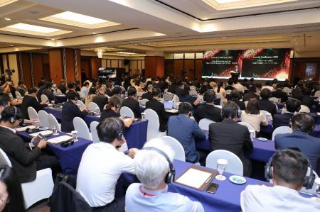 ベトナムにおける「次世代リーダーの育成」を議論する ベトナムにおける「次世代リーダーの育成」を議論する