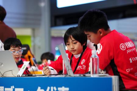 ついに日本一の小学生プログラマーが決定! 「全国小 ついに日本一の小学生プログラマーが決定! 「全国小