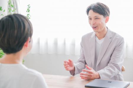 300社超の企業支援から生まれた「共創人事(TM)実装プ 300社超の企業支援から生まれた「共創人事(TM)実装プ