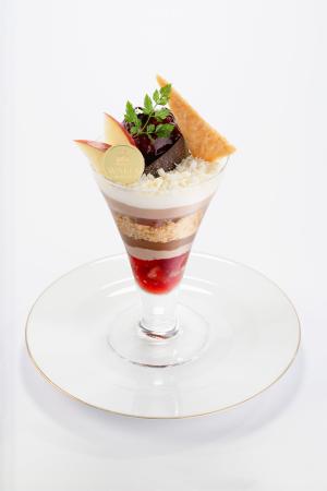 【銀座・和光】四季を味わうチョコレートパフェ「SHIK 【銀座・和光】四季を味わうチョコレートパフェ「SHIK