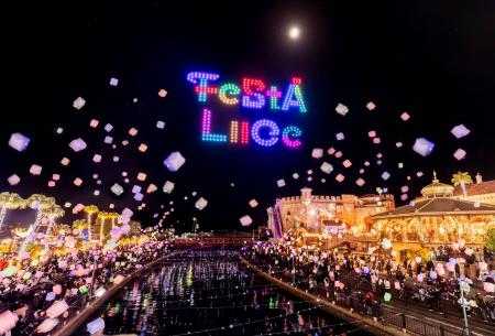 【日本初※】ランタン700個とドローン500機による夜空 【日本初※】ランタン700個とドローン500機による夜空