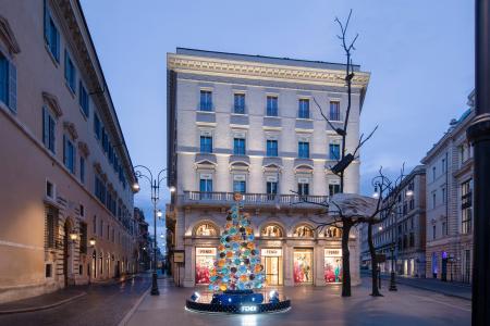 フェンディ、2025年ホリデーシーズン フェンディ、2025年ホリデーシーズン