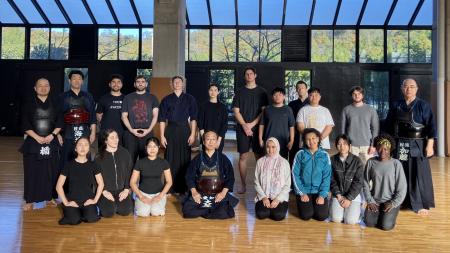 名古屋商科大学の留学生、日進剣道連盟指導による剣道 名古屋商科大学の留学生、日進剣道連盟指導による剣道