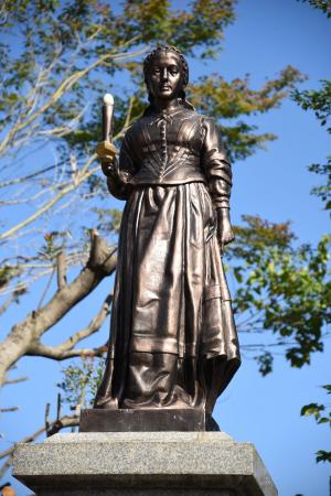 ナイチンゲール像 お別れセレモニーを開催 / 兵庫県川 ナイチンゲール像 お別れセレモニーを開催 / 兵庫県川