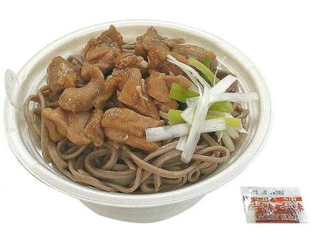 【北海道限定】太切そばにボリューム満点の鶏肉を盛り 【北海道限定】太切そばにボリューム満点の鶏肉を盛り