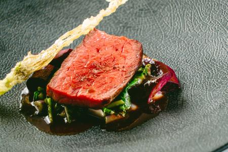 冬の栗駒山麓が育む“冬の恵み”を一皿に。祭畤温泉かみ 冬の栗駒山麓が育む“冬の恵み”を一皿に。祭畤温泉かみ