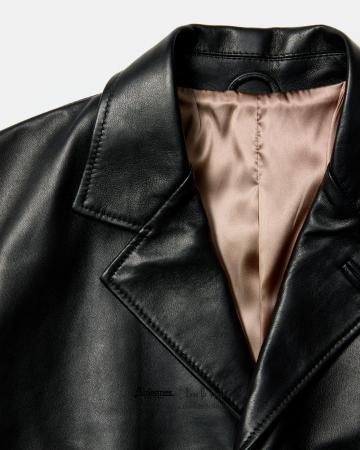 ランド オブ トゥモロー 丸の内店と心斎橋パルコ店で ランド オブ トゥモロー 丸の内店と心斎橋パルコ店で