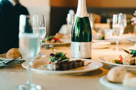 キラめく泡と、やさしい甘みが調和した浦霞のスutf-8 キラめく泡と、やさしい甘みが調和した浦霞のスutf-8