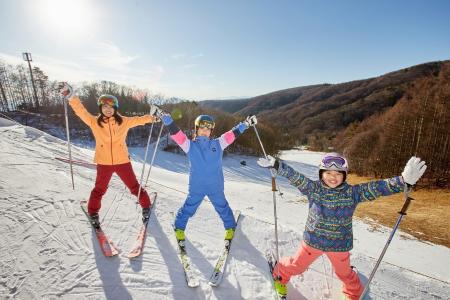 キッズのスキーデビューに最適 親子で安心の雪体験「 キッズのスキーデビューに最適 親子で安心の雪体験「