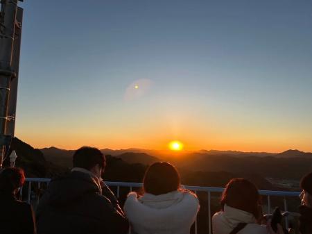 鋸山ロープウェー 初日の出 早朝運転を行います 鋸山ロープウェー 初日の出 早朝運転を行います