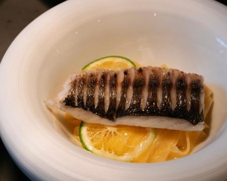 「東京最高のレストラン2026」で、Siamo noi, falò, f 「東京最高のレストラン2026」で、Siamo noi, falò, f