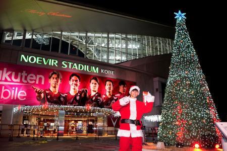 佐々木大樹選手&モーヴィから子ども達に一足早いクリ 佐々木大樹選手&モーヴィから子ども達に一足早いクリ