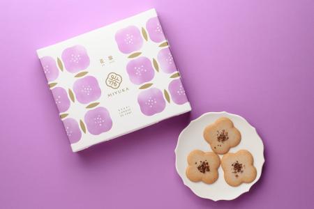 花のようにひらりと軽い。MIYUKAの新スイーツ「花紫」 花のようにひらりと軽い。MIYUKAの新スイーツ「花紫」