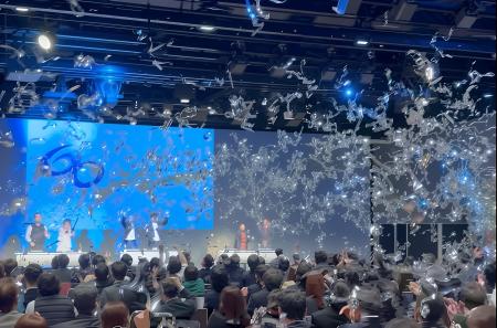 クエスト創立60周年、“ARIGATOU”を込めて。グループ3 クエスト創立60周年、“ARIGATOU”を込めて。グループ3