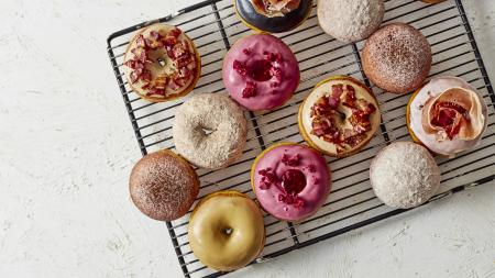 贈りたくなる「ホリデードーナツ」と、冬限定「チョコ 贈りたくなる「ホリデードーナツ」と、冬限定「チョコ