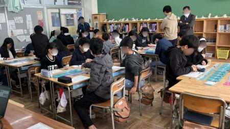 「人生の練習」ができる学校向け金融/キャリア教育ゲ 「人生の練習」ができる学校向け金融/キャリア教育ゲ