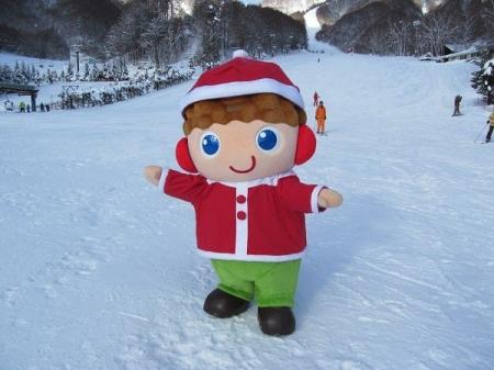 今年のクリスマスイブは…ゲレンデを“サンタだらけ”に 今年のクリスマスイブは…ゲレンデを“サンタだらけ”に