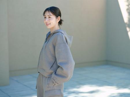 バドミントン 志田千陽選手がデザインを監修。オフシ バドミントン 志田千陽選手がデザインを監修。オフシ