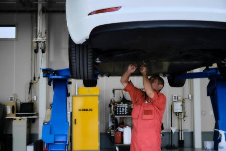 【知多半島初】テスラ認定 ボディショップ MITSUMARU 【知多半島初】テスラ認定 ボディショップ MITSUMARU