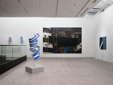 アスファルトや道路標識など、交通や都市のインフラに アスファルトや道路標識など、交通や都市のインフラに