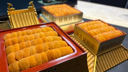 【限定20名様】120万円で初競りの最高級馬糞ウニを赤 【限定20名様】120万円で初競りの最高級馬糞ウニを赤