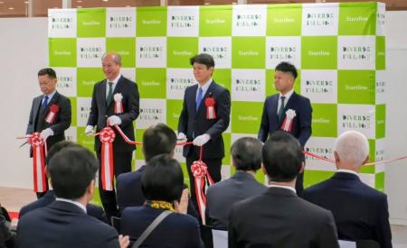 【業界初!障害者雇用の新形態】 「キャリアの壁」を 【業界初!障害者雇用の新形態】 「キャリアの壁」を