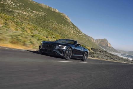 圧倒的な存在感とパフォーマンスを追求したSモデル 新 圧倒的な存在感とパフォーマンスを追求したSモデル 新