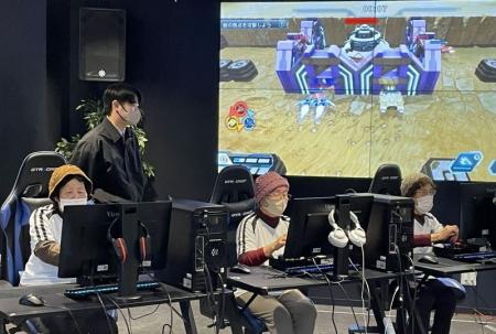 熊本県美里町のシニアeスポーツチーム(平均年齢82 熊本県美里町のシニアeスポーツチーム(平均年齢82