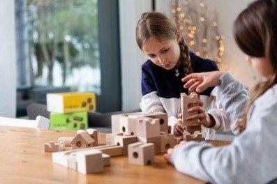 子どもたちの直観力や創造力が平和へと繋がるスイス製 子どもたちの直観力や創造力が平和へと繋がるスイス製