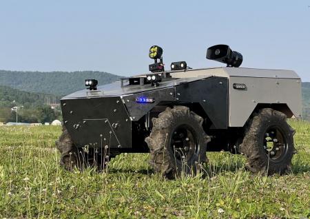 エバーブルーテクノロジーズ、害獣・不審者対策UGV( エバーブルーテクノロジーズ、害獣・不審者対策UGV(