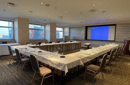 時価総額5,000億円超の東証プライム企業11社が集結 / 時価総額5,000億円超の東証プライム企業11社が集結 /