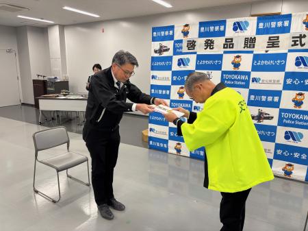 「飛行石みたい!」と子供たちが歓喜 廃プラかutf-8 「飛行石みたい!」と子供たちが歓喜 廃プラかutf-8