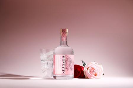 国産バラと14種のボタニカルのジン「ROSE GIN 春葵 -H 国産バラと14種のボタニカルのジン「ROSE GIN 春葵 -H