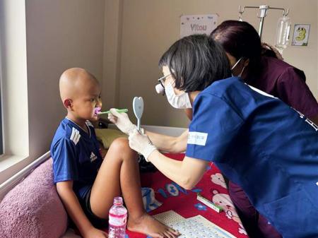 子どもの虫歯未治療率99%※の国で、口腔ケアプロジェク 子どもの虫歯未治療率99%※の国で、口腔ケアプロジェク