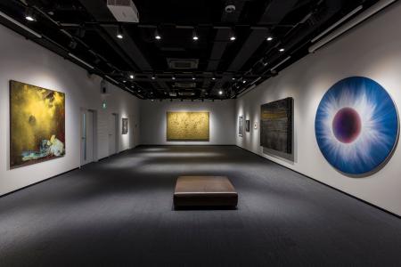 【UESHIMA MUSEUM】開館前の館内で学芸員と巡る、少人 【UESHIMA MUSEUM】開館前の館内で学芸員と巡る、少人