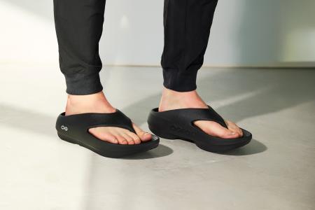リカバリーサンダル「OOFOS(R)」より待望の新展開とな リカバリーサンダル「OOFOS(R)」より待望の新展開とな
