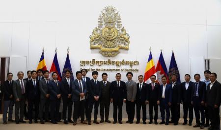 株式会社フォーバル主催の「気づきツアー」でカンボジ 株式会社フォーバル主催の「気づきツアー」でカンボジ