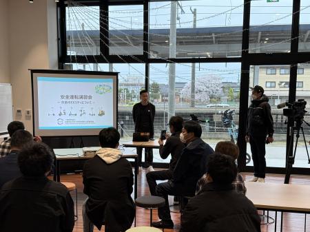 富山県滑川市で次世代モビリティ「TOCKLE」の正しい乗 富山県滑川市で次世代モビリティ「TOCKLE」の正しい乗