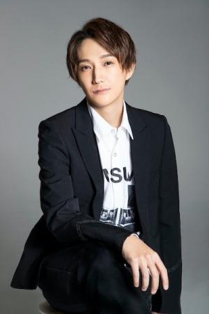 現在進行形で活動する演出家・脚本家 元吉庸泰による 現在進行形で活動する演出家・脚本家 元吉庸泰による