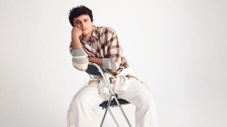 アミ パリス、ジョアン・ネヴェスとともに新作スプリ アミ パリス、ジョアン・ネヴェスとともに新作スプリ