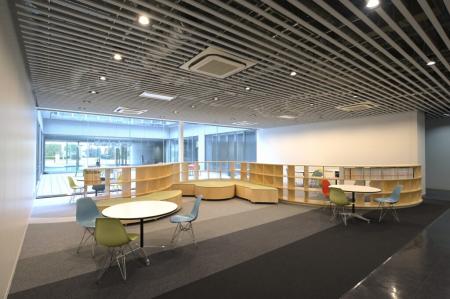 東京工芸大学工学部の学生と教員が協働して設計utf-8 東京工芸大学工学部の学生と教員が協働して設計utf-8