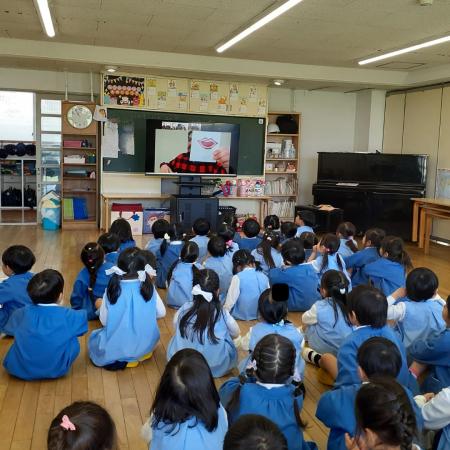 幼稚園で“英語力の見える化” ミニマックスインutf-8 幼稚園で“英語力の見える化” ミニマックスインutf-8